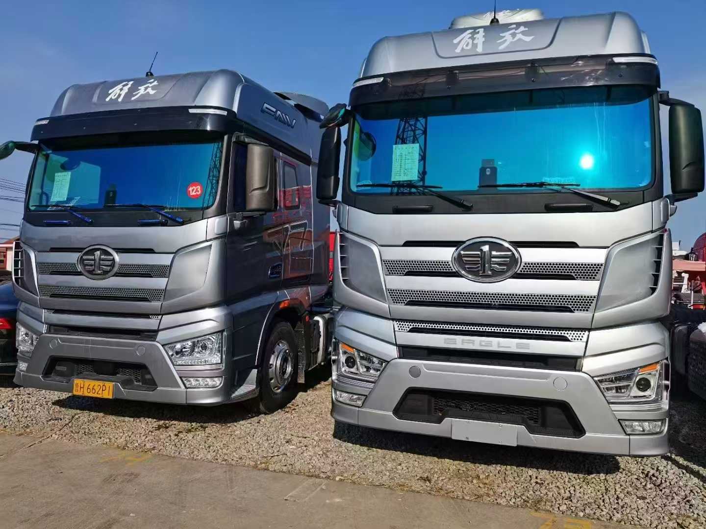 乐鱼二手车市场现两台优质国六解放大 J7 牵引车